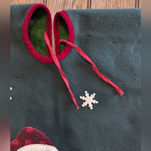 Christmas tree skirt felt with Santa Claus in near perfect condition - Picture 7 of 9